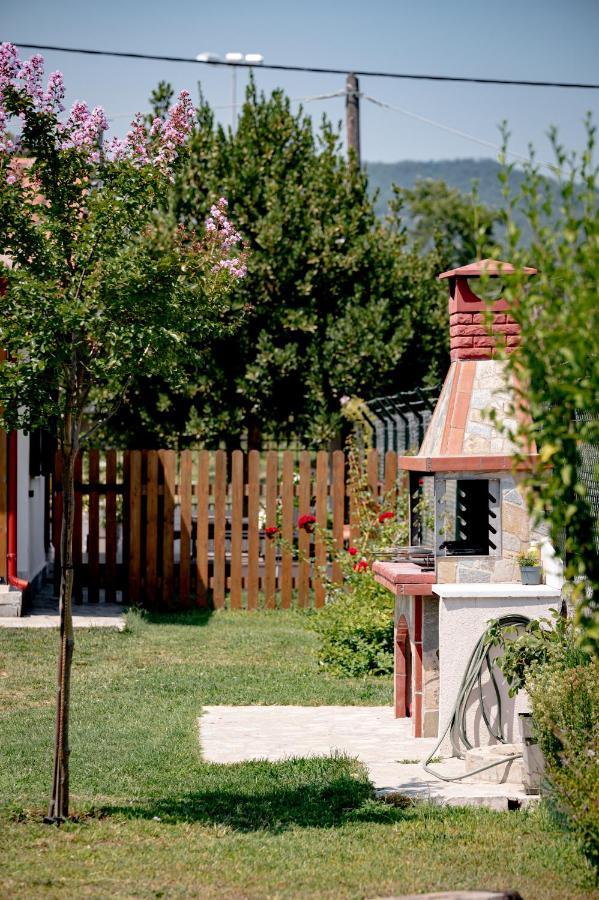 Casa Alegria Villa Olympiada Exterior photo
